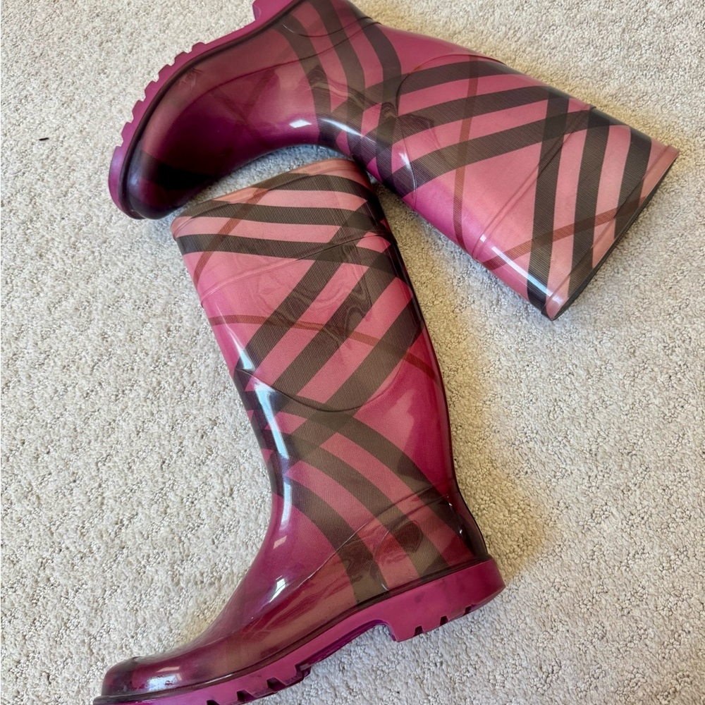 Burberry Pink Ombre Rain Boots - Picture 13 of 13